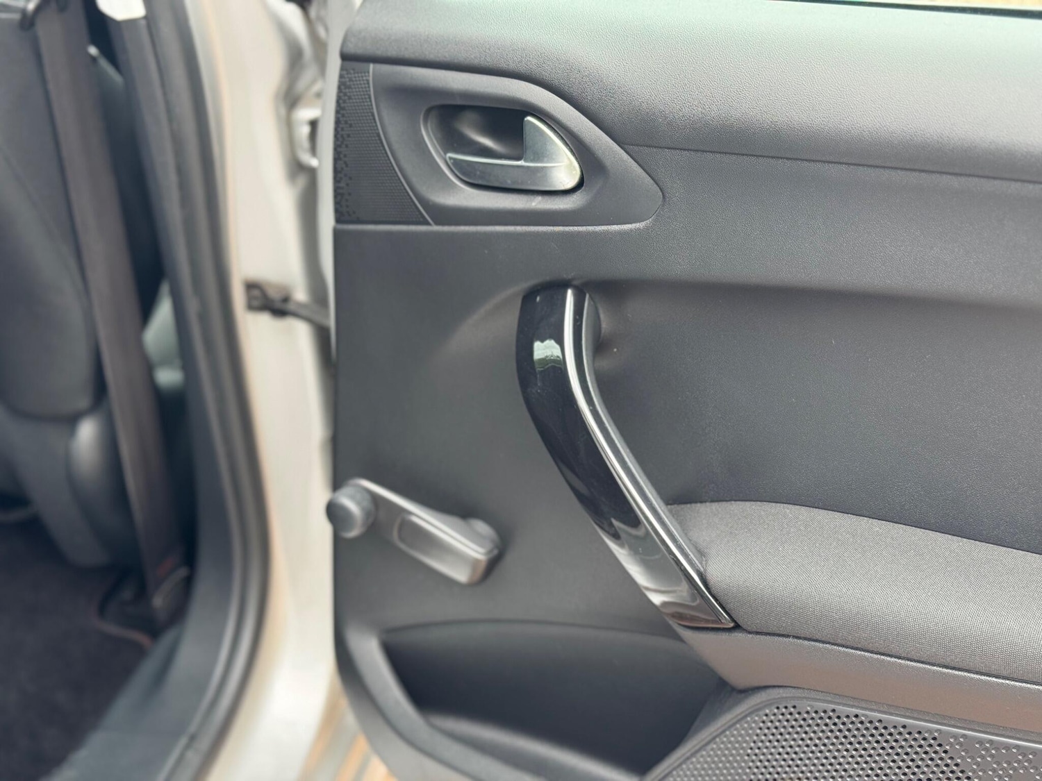 Used Peugeot 208 for sale - 76993617: Photo 48