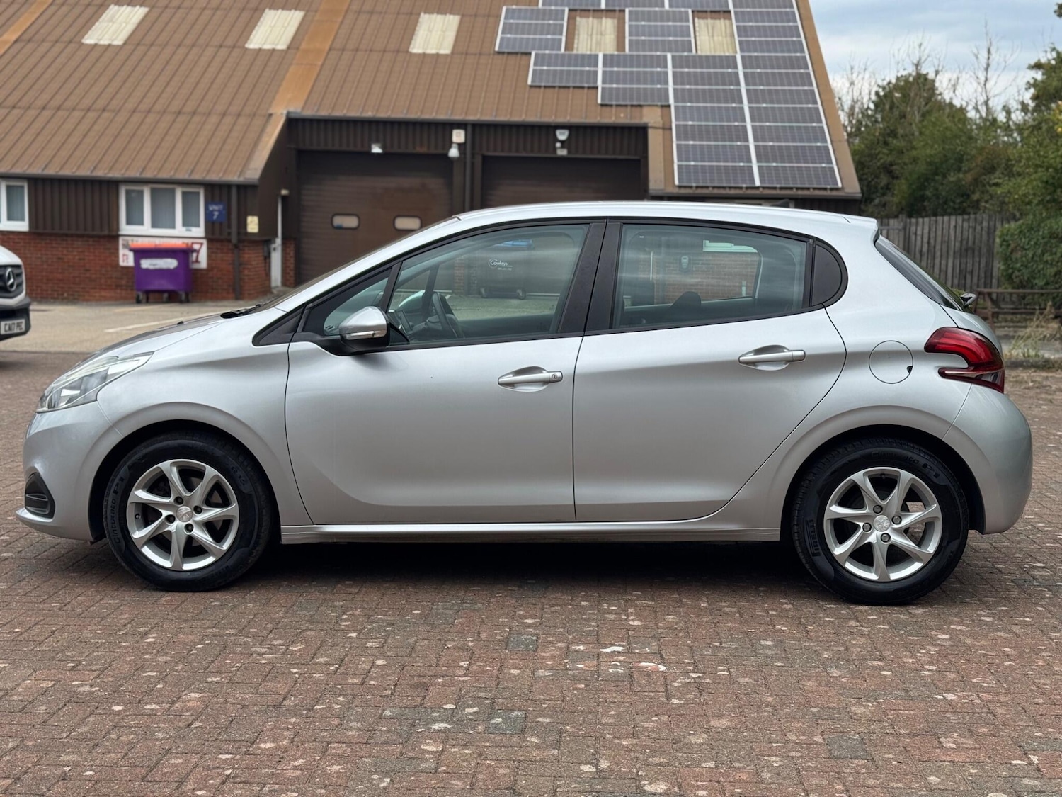 Used Peugeot 208 for sale - 76993617: Photo 5