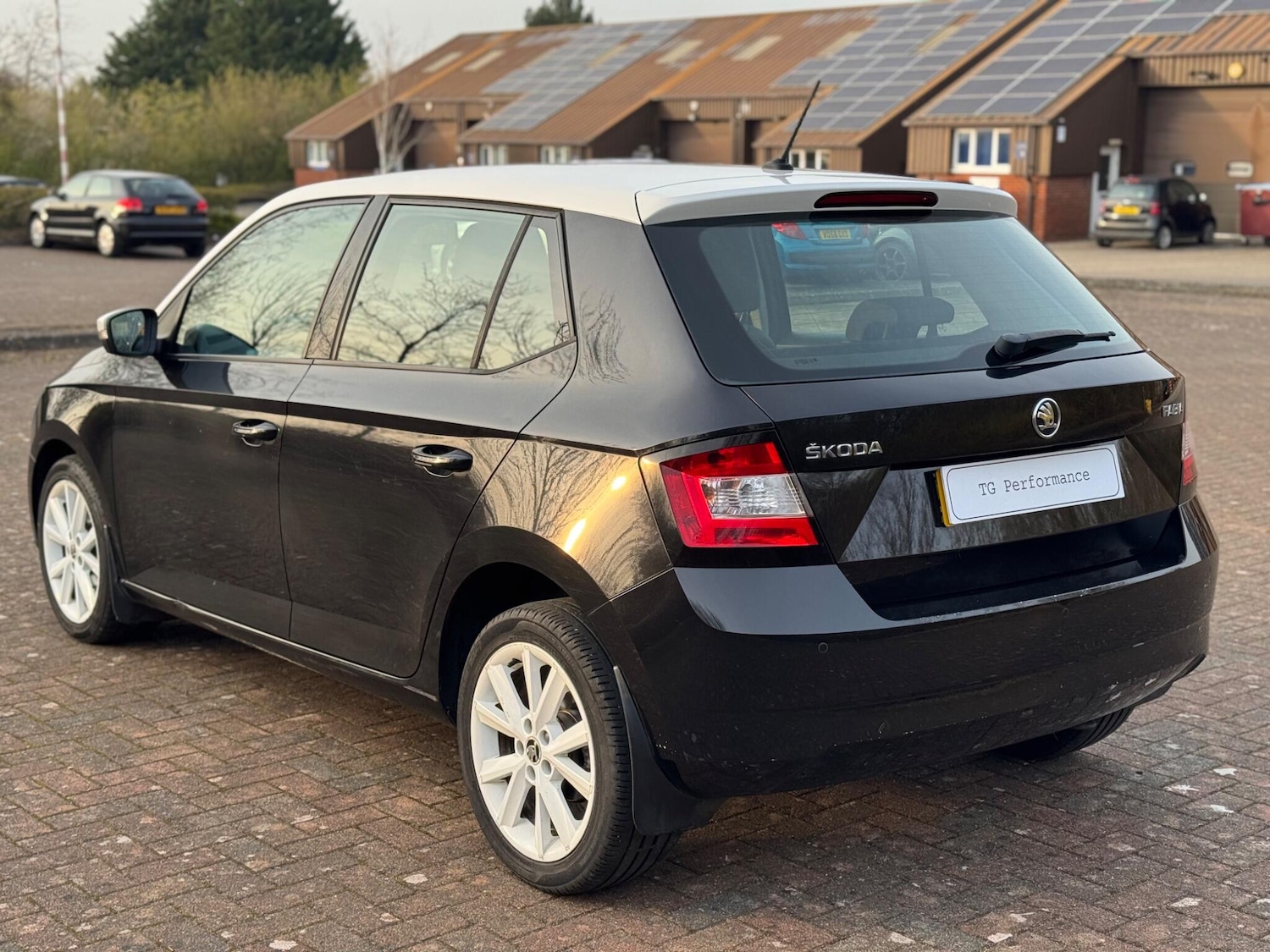 Used Skoda Fabia 2016 for sale - 77982379: Photo 2