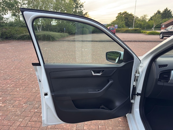 Used Skoda Fabia 2015 for sale - 75297774: Photo 45
