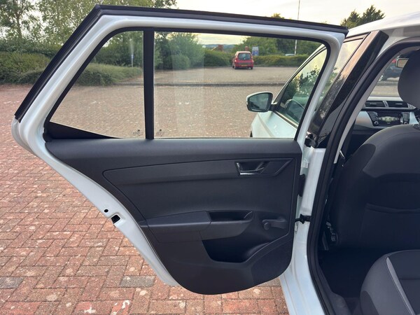 Used Skoda Fabia 2015 for sale - 75297774: Photo 48