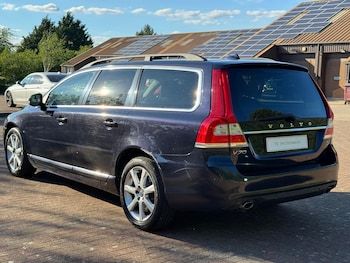 Used Volvo V70 2015 for sale - 78982160: Photo