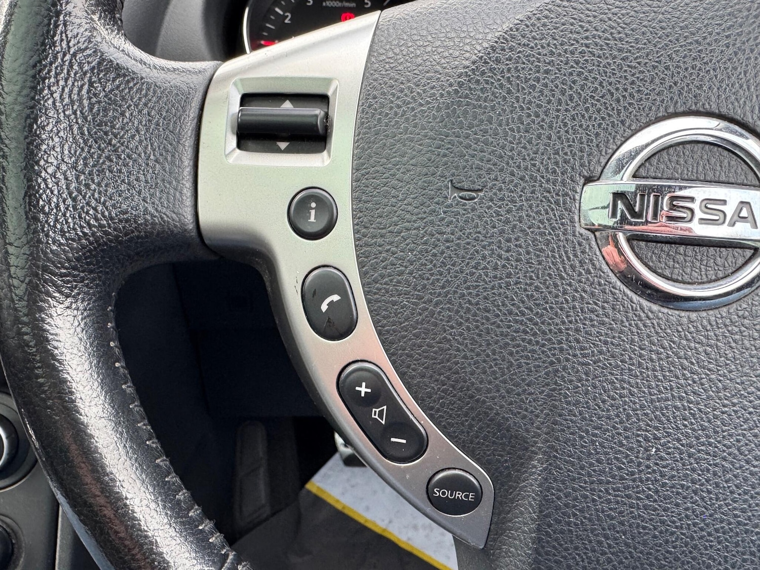 Used Nissan Qashqai+2 2010 for sale - 76657917: Photo 25