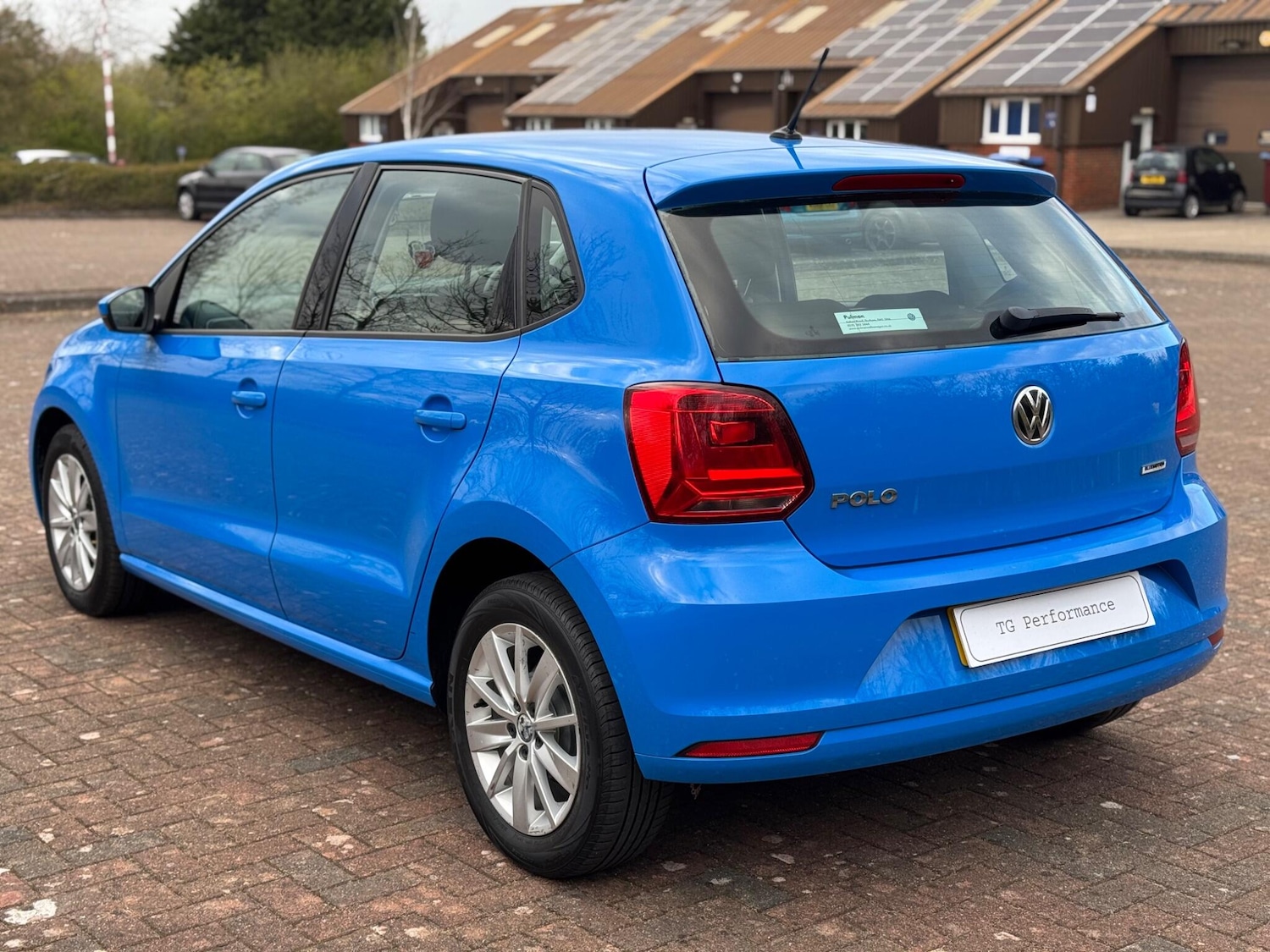 Used Volkswagen Polo 2014 for sale - 78100930: Photo 2