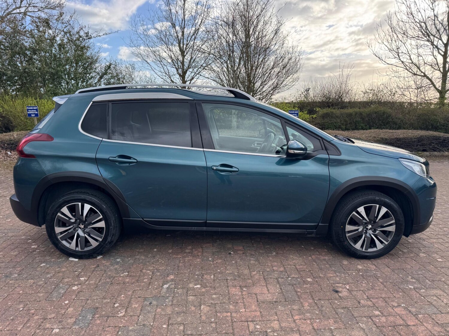 Used Peugeot 2008 2017 for sale - 78100938: Photo 16