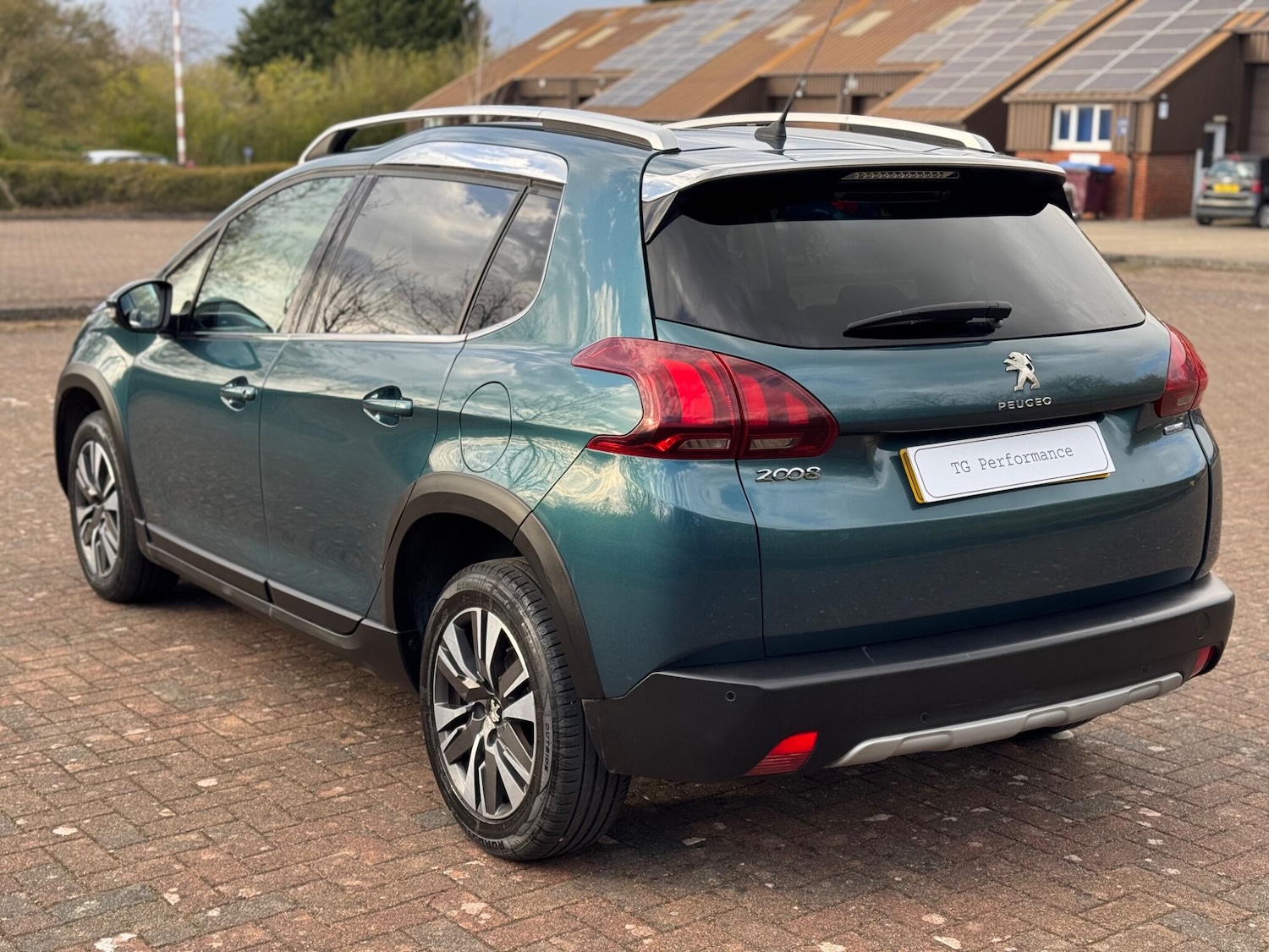 Used Peugeot 2008 2017 for sale - 78100938: Photo 2