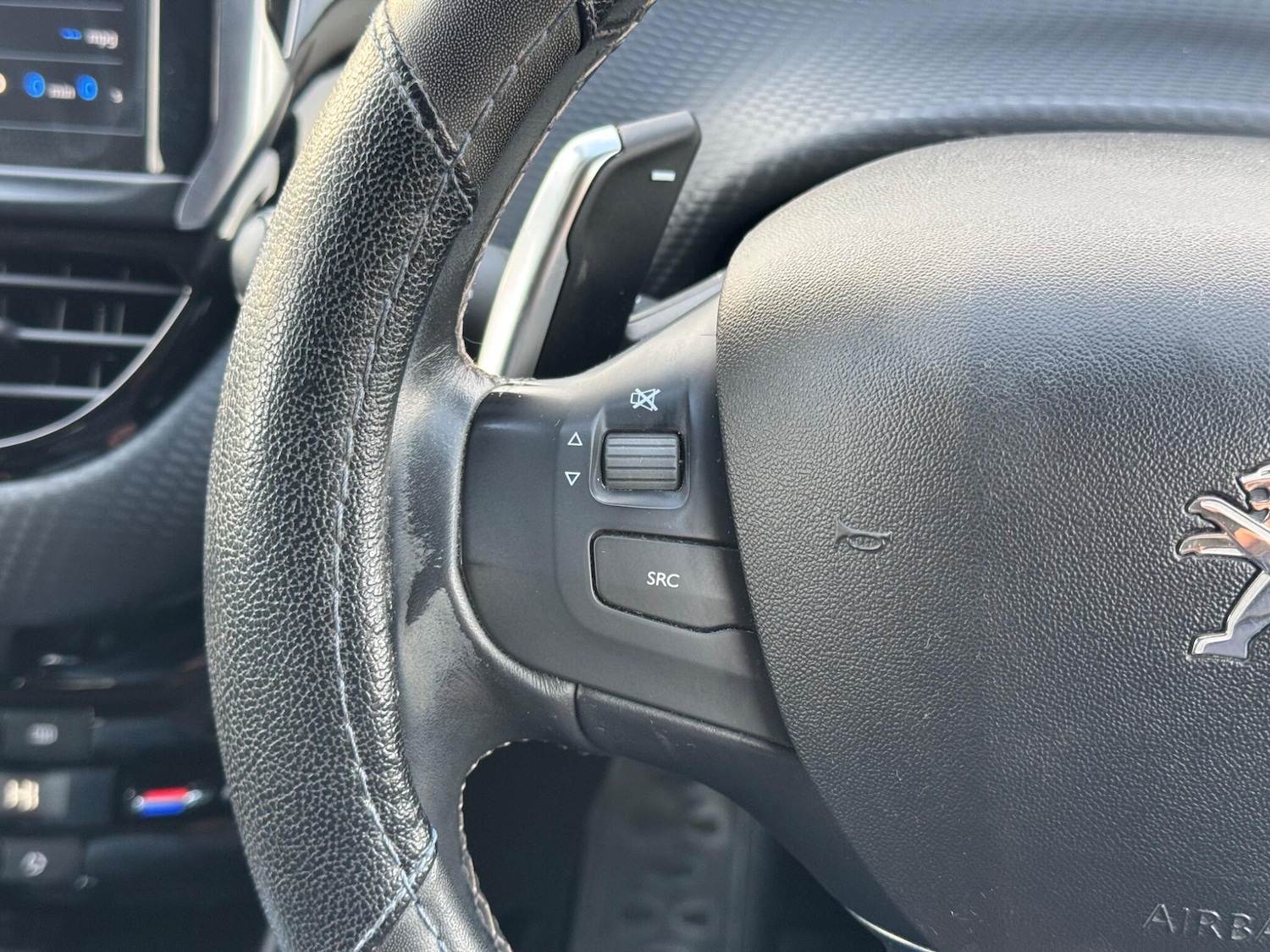 Used Peugeot 2008 2017 for sale - 78100938: Photo 20