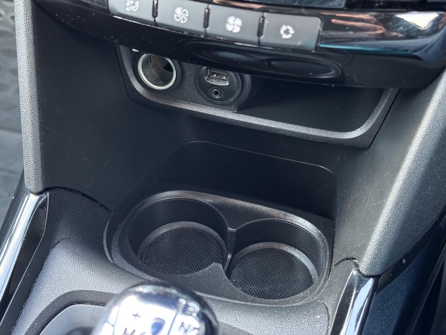 Used Peugeot 2008 2017 for sale - 78100938: Photo 28