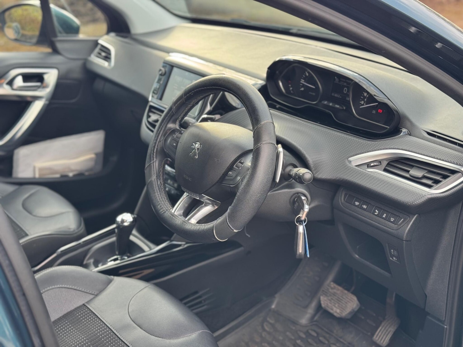 Used Peugeot 2008 2017 for sale - 78100938: Photo 3