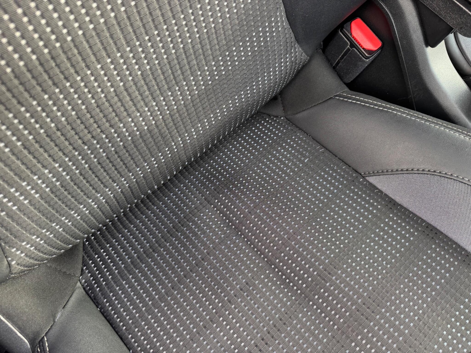 Used Peugeot 2008 2017 for sale - 78100938: Photo 34