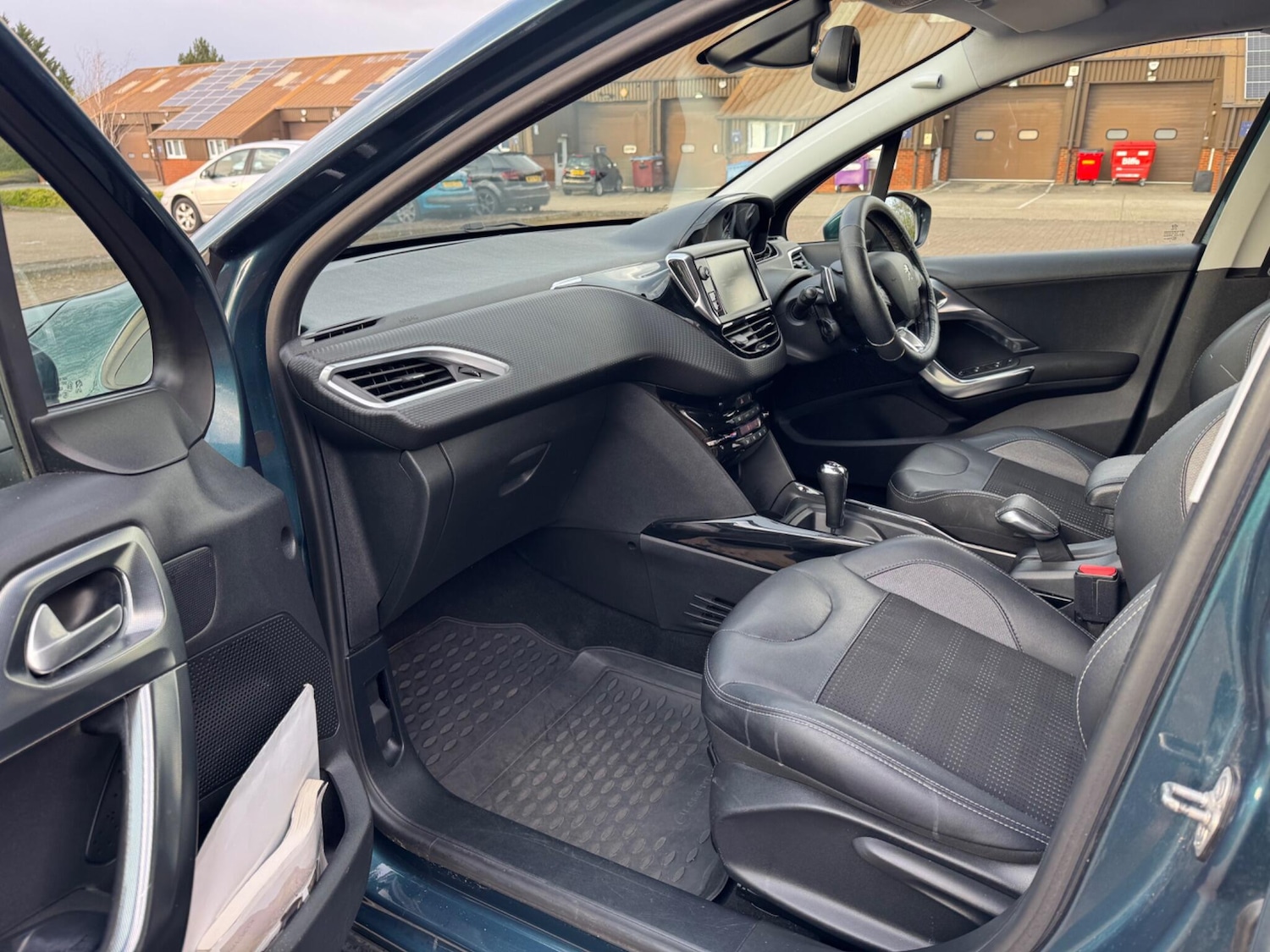 Used Peugeot 2008 2017 for sale - 78100938: Photo 40