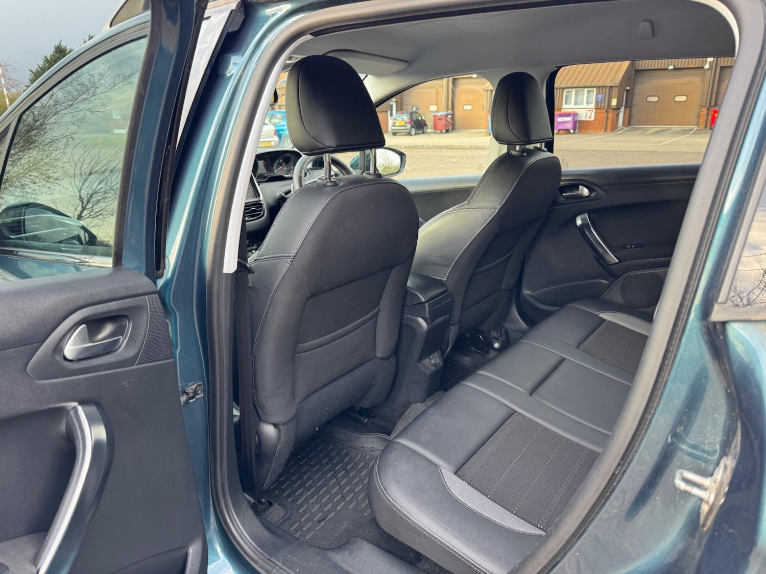 Used Peugeot 2008 2017 for sale - 78100938: Photo 42