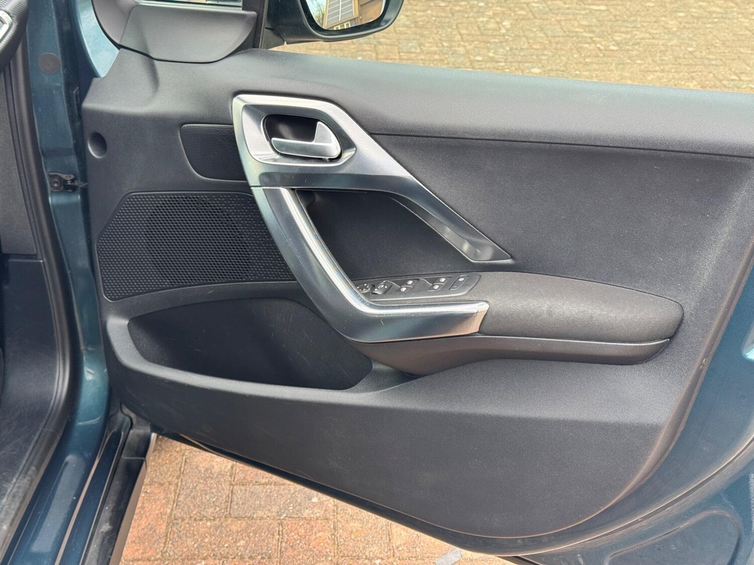 Used Peugeot 2008 2017 for sale - 78100938: Photo 44