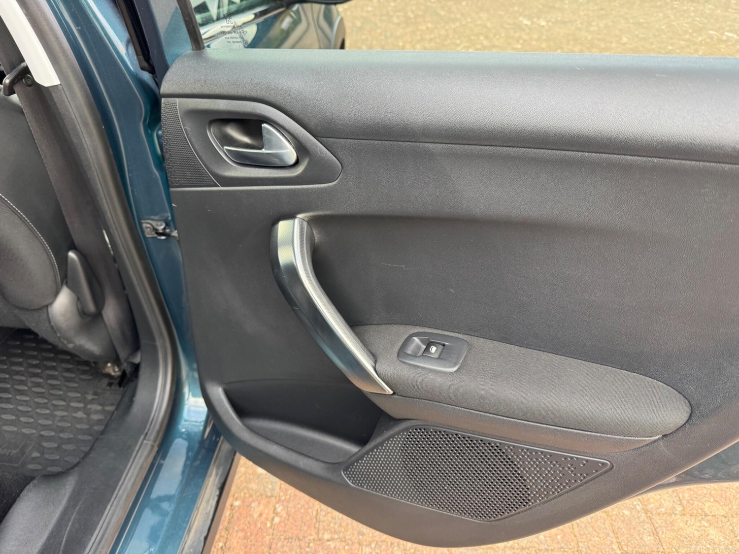 Used Peugeot 2008 2017 for sale - 78100938: Photo 46