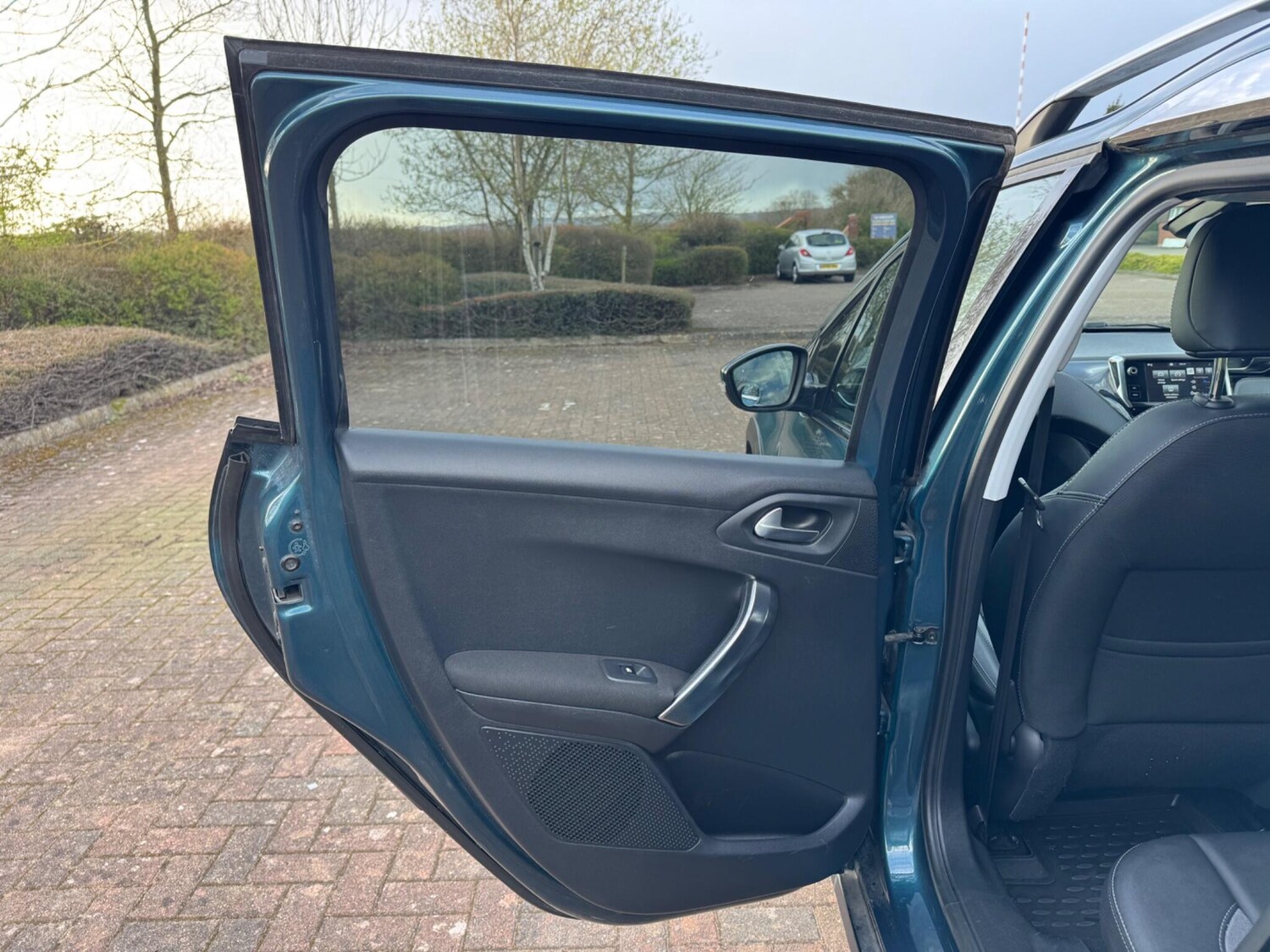 Used Peugeot 2008 2017 for sale - 78100938: Photo 49