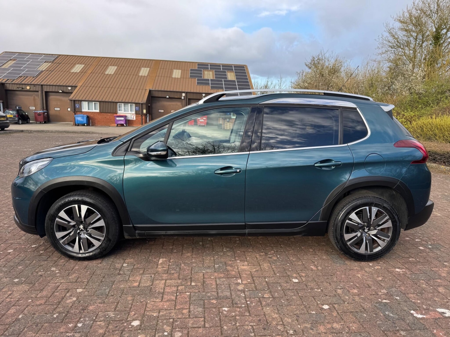 Used Peugeot 2008 2017 for sale - 78100938: Photo 5
