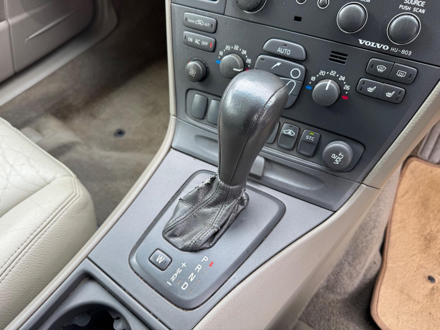 Used Volvo V70 2002 for sale - 77769082: Photo 11