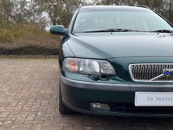 Used Volvo V70 2002 for sale - 77769082: Photo