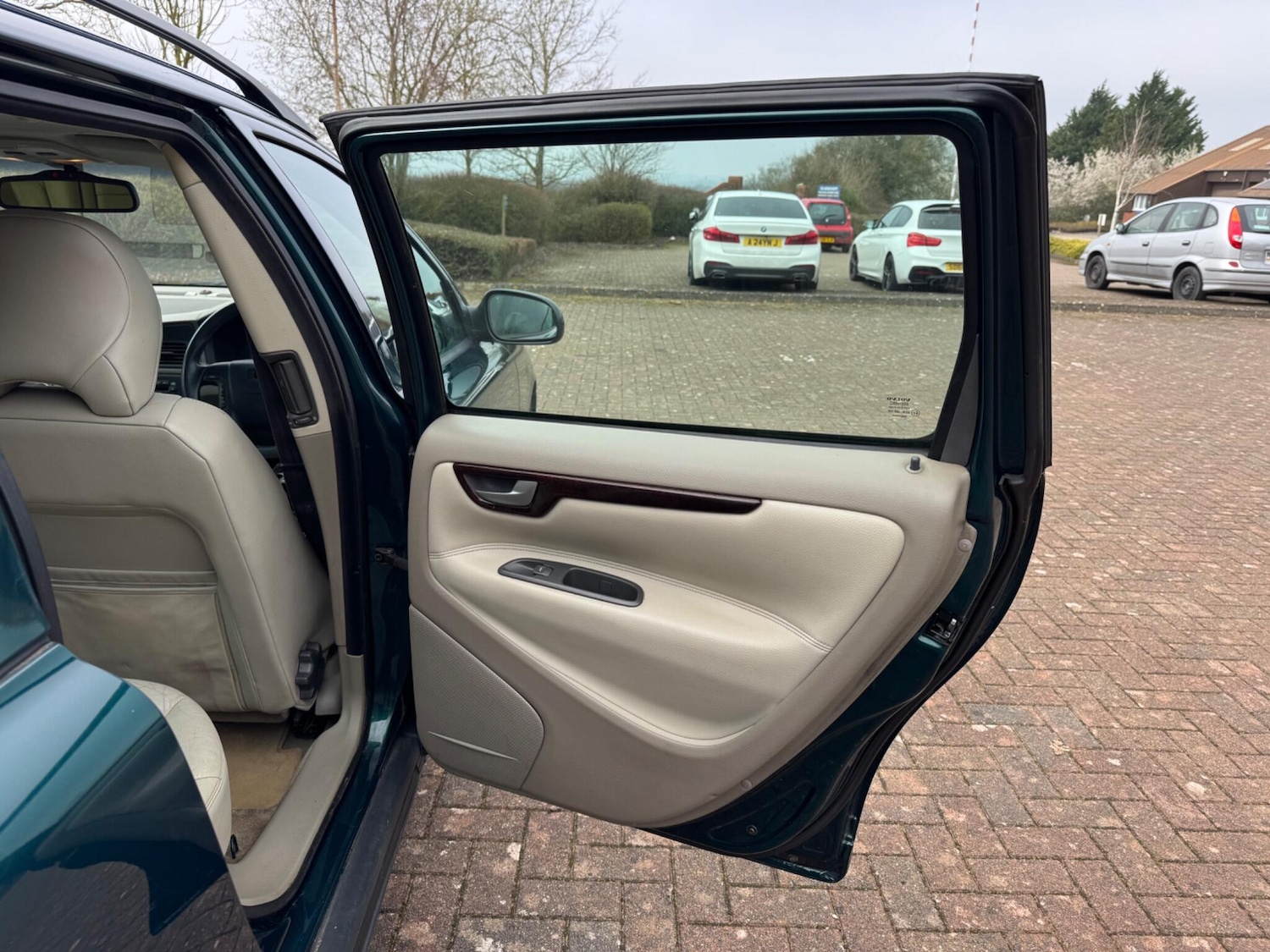 Used Volvo V70 2002 for sale - 77769082: Photo 34