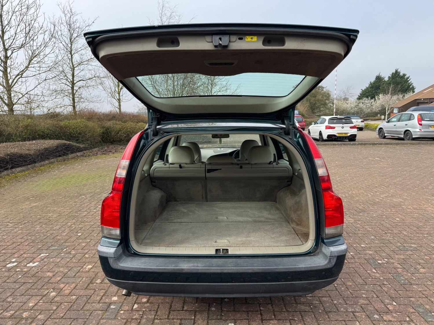 Used Volvo V70 2002 for sale - 77769082: Photo 46