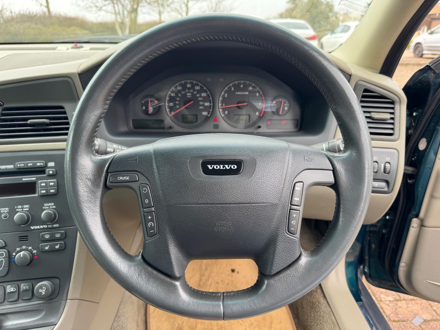 Used Volvo V70 2002 for sale - 77769082: Photo 47