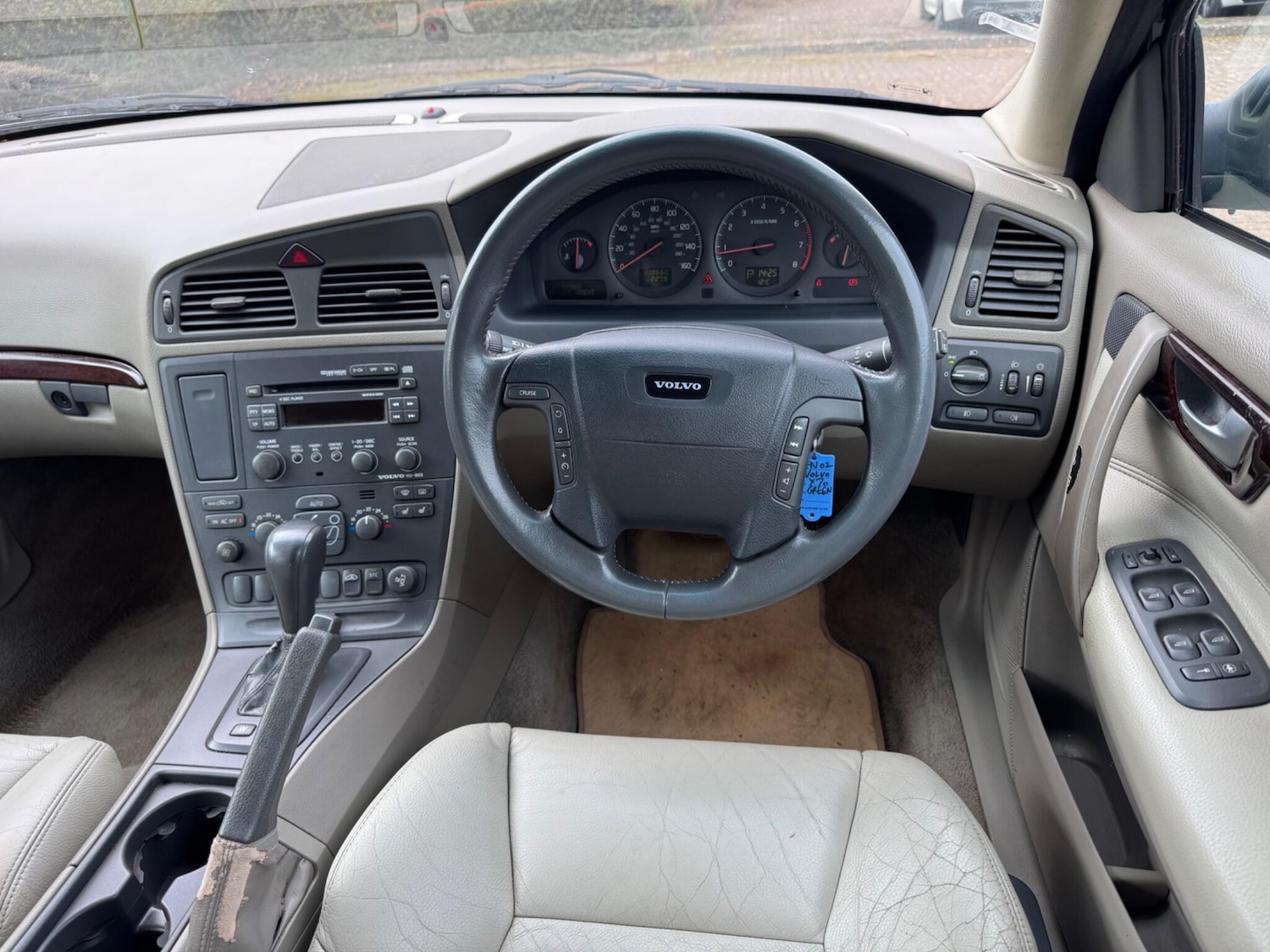 Used Volvo V70 2002 for sale - 77769082: Photo 56