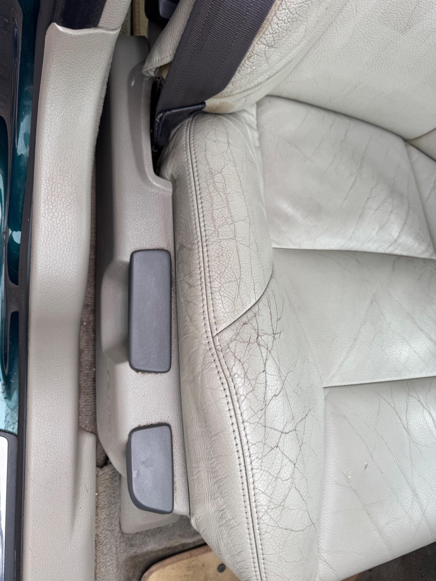 Used Volvo V70 2002 for sale - 77769082: Photo 60