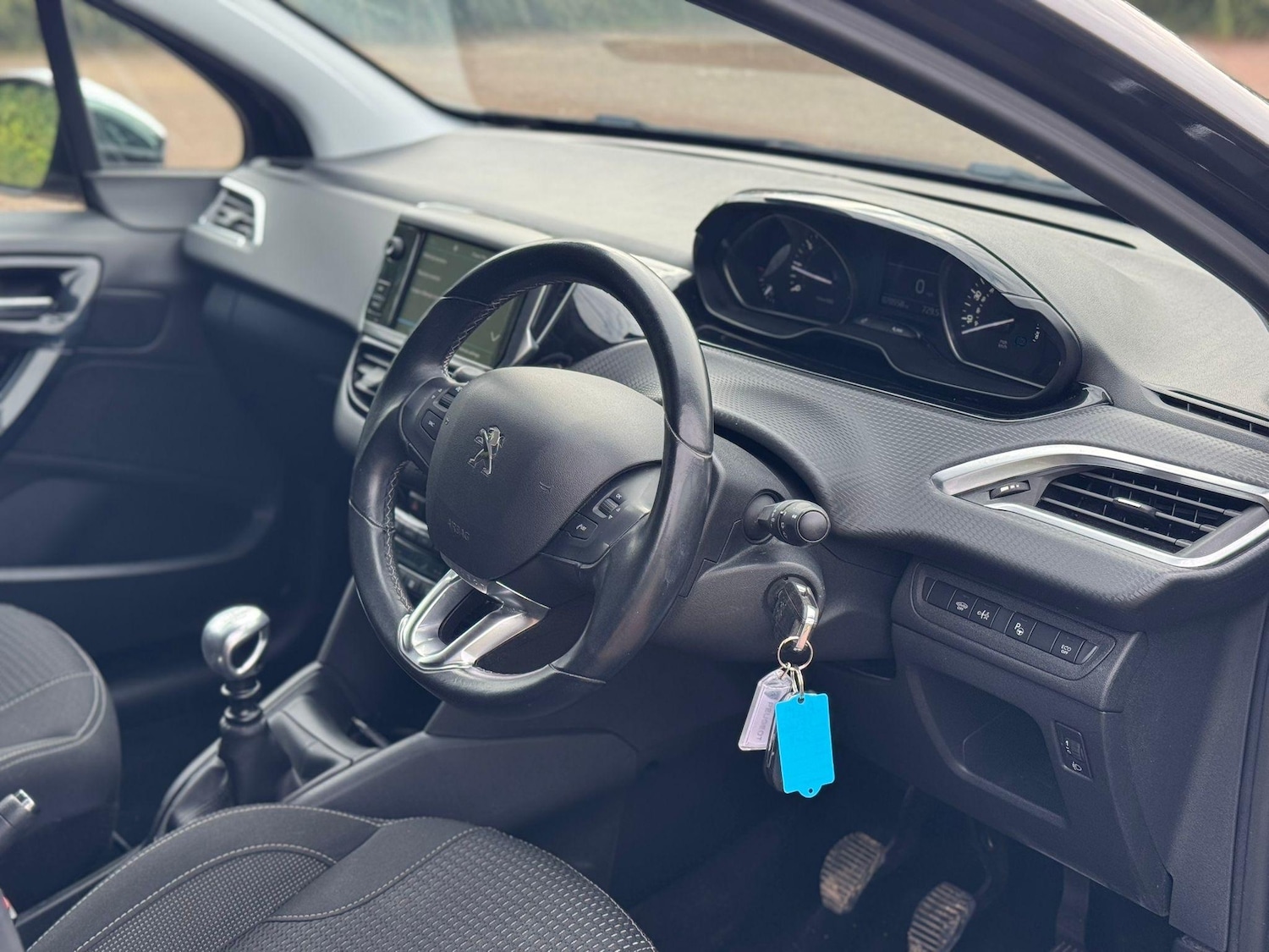 Used Peugeot 208 for sale - 76994979: Photo 3