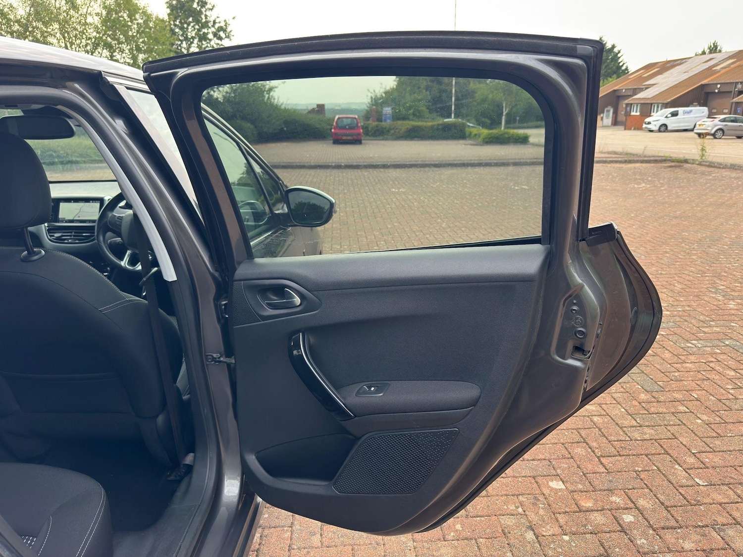 Used Peugeot 208 for sale - 76994979: Photo 45