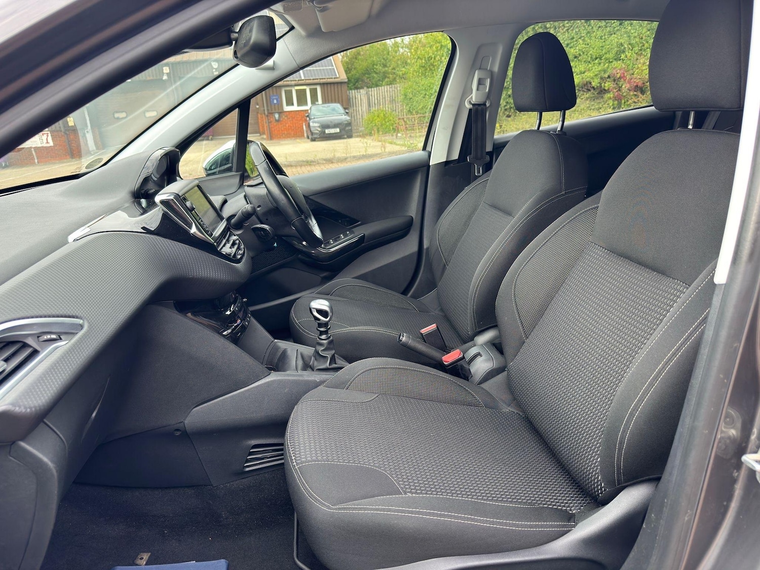 Used Peugeot 208 for sale - 76994979: Photo 54