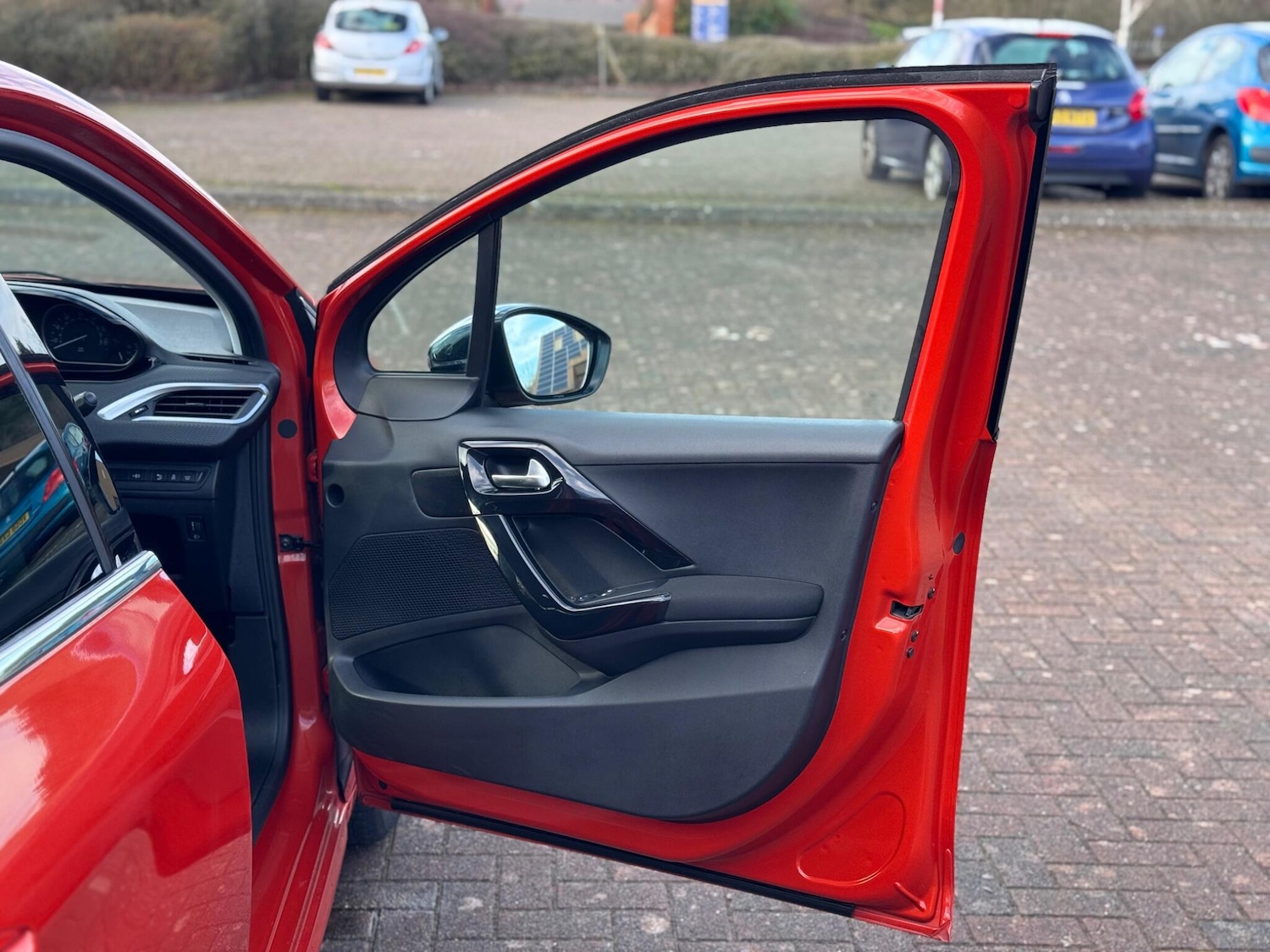 Used Peugeot 208 for sale - 77598635: Photo 43