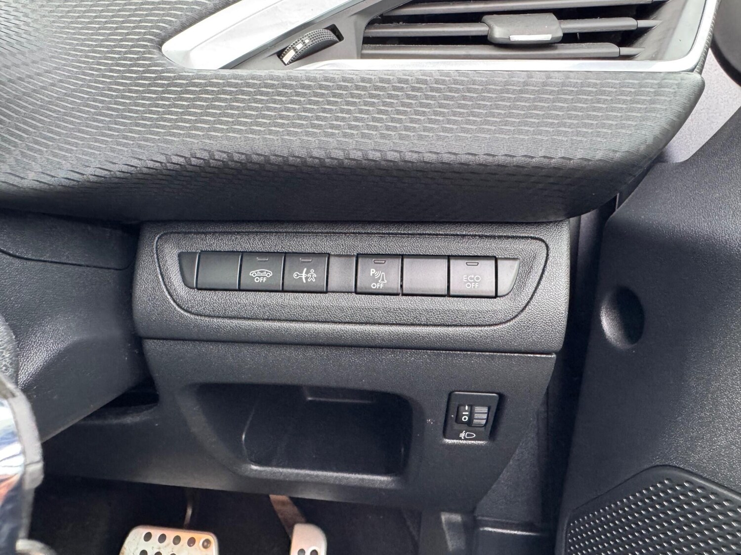 Used Peugeot 2008 2017 for sale - 77524235: Photo 20