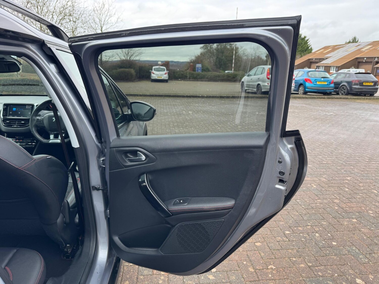 Used Peugeot 2008 2017 for sale - 77524235: Photo 29