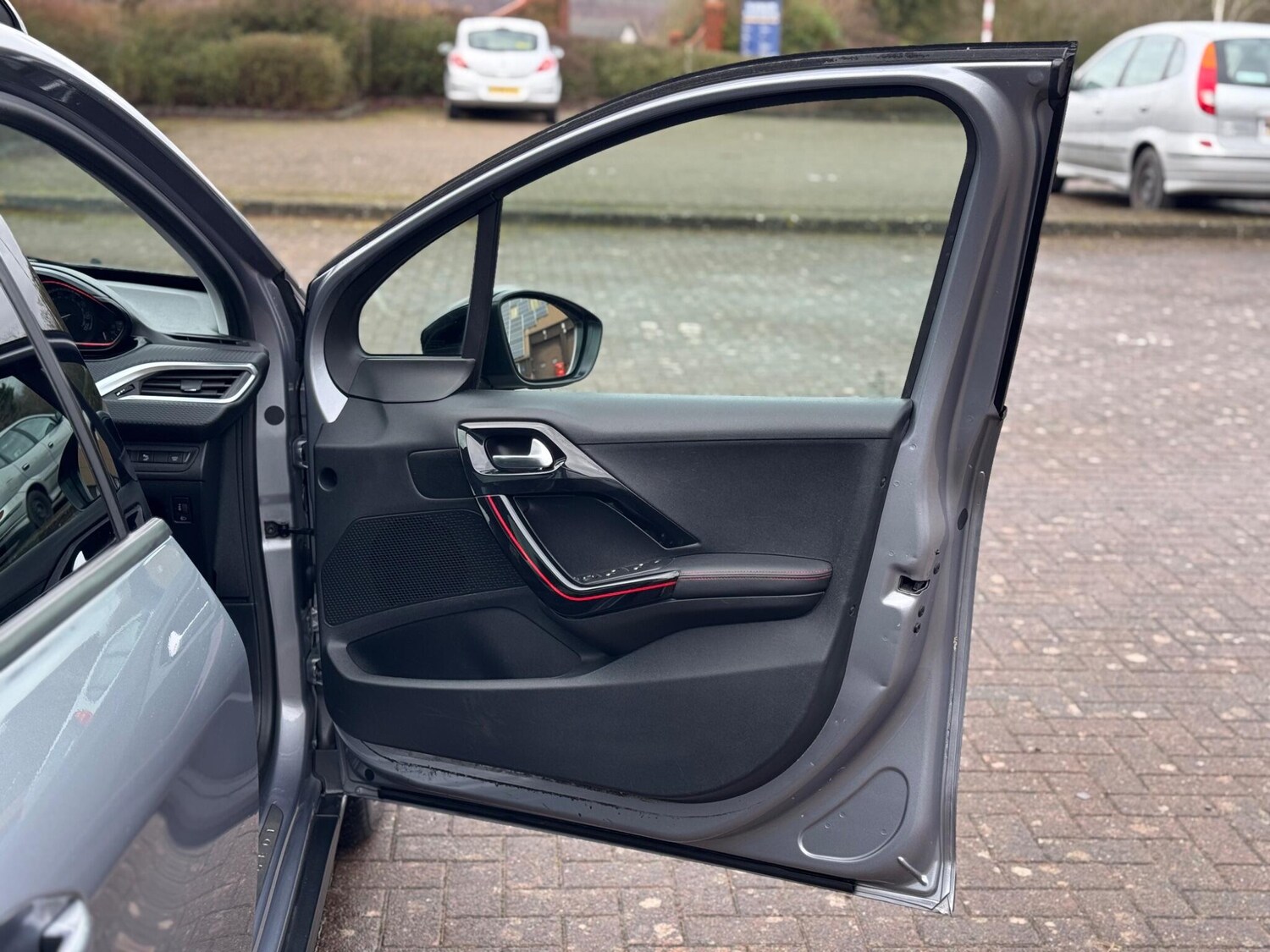 Used Peugeot 2008 2017 for sale - 77524235: Photo 31