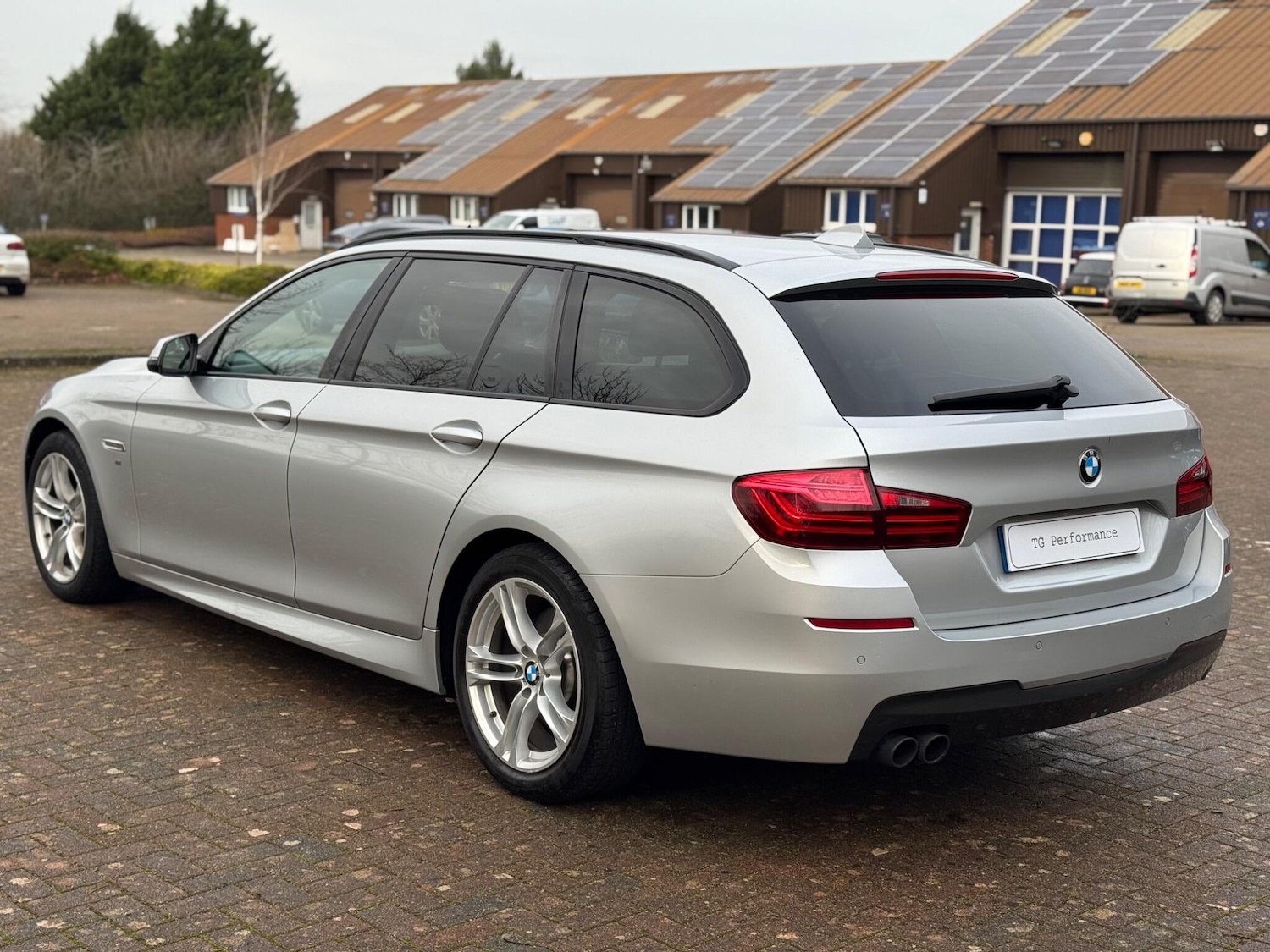 Used BMW 5 Series 2015 for sale - 77029176: Photo 2