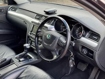 Used Skoda Superb 2011 for sale - 79873723: Photo