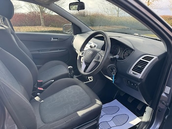 Used Hyundai i20 2011 for sale - 75707339: Photo