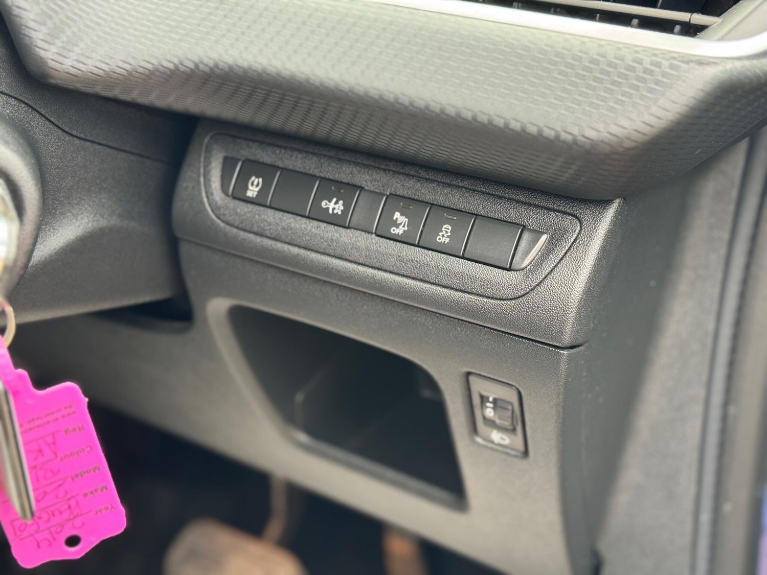 Used Peugeot 2008 2014 for sale - 76995141: Photo 28