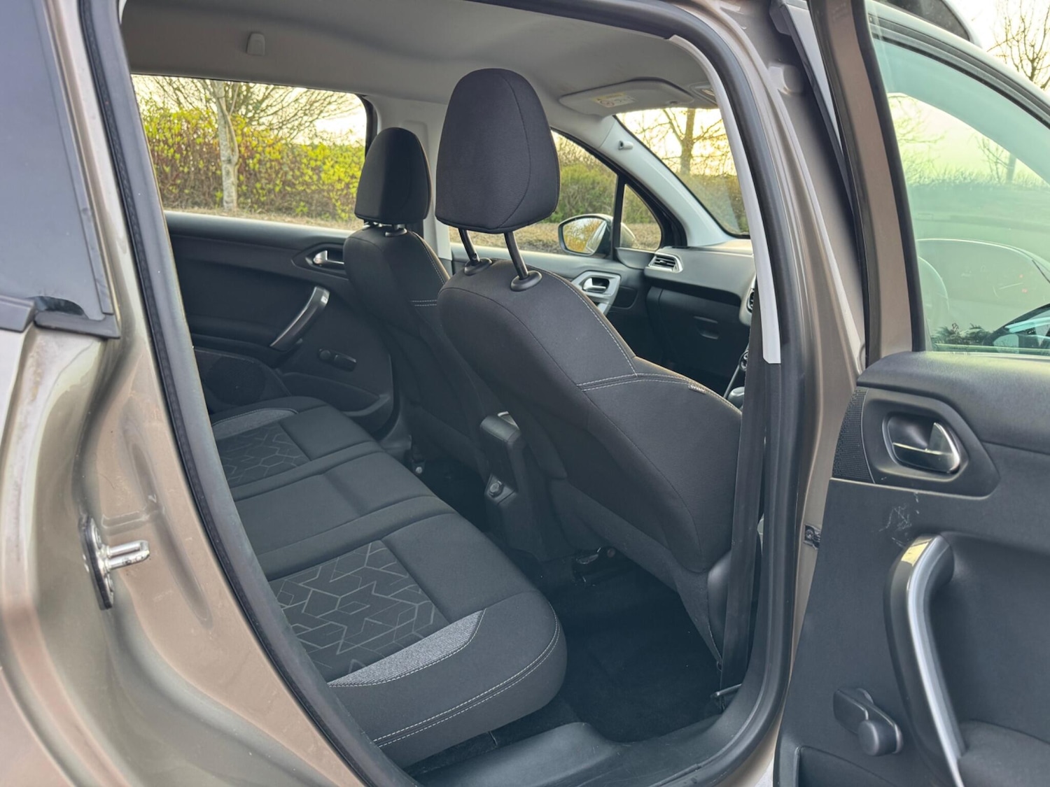 Used Peugeot 2008 2017 for sale - 77982555: Photo 24