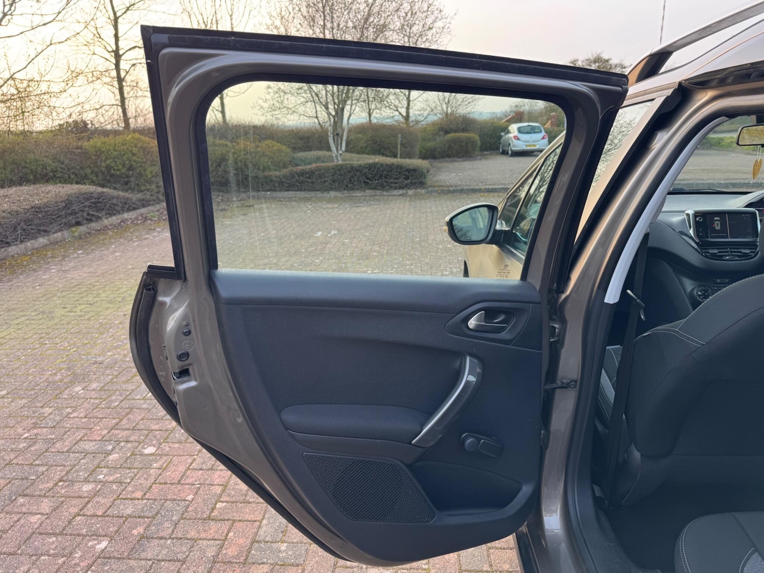 Used Peugeot 2008 2017 for sale - 77982555: Photo 37