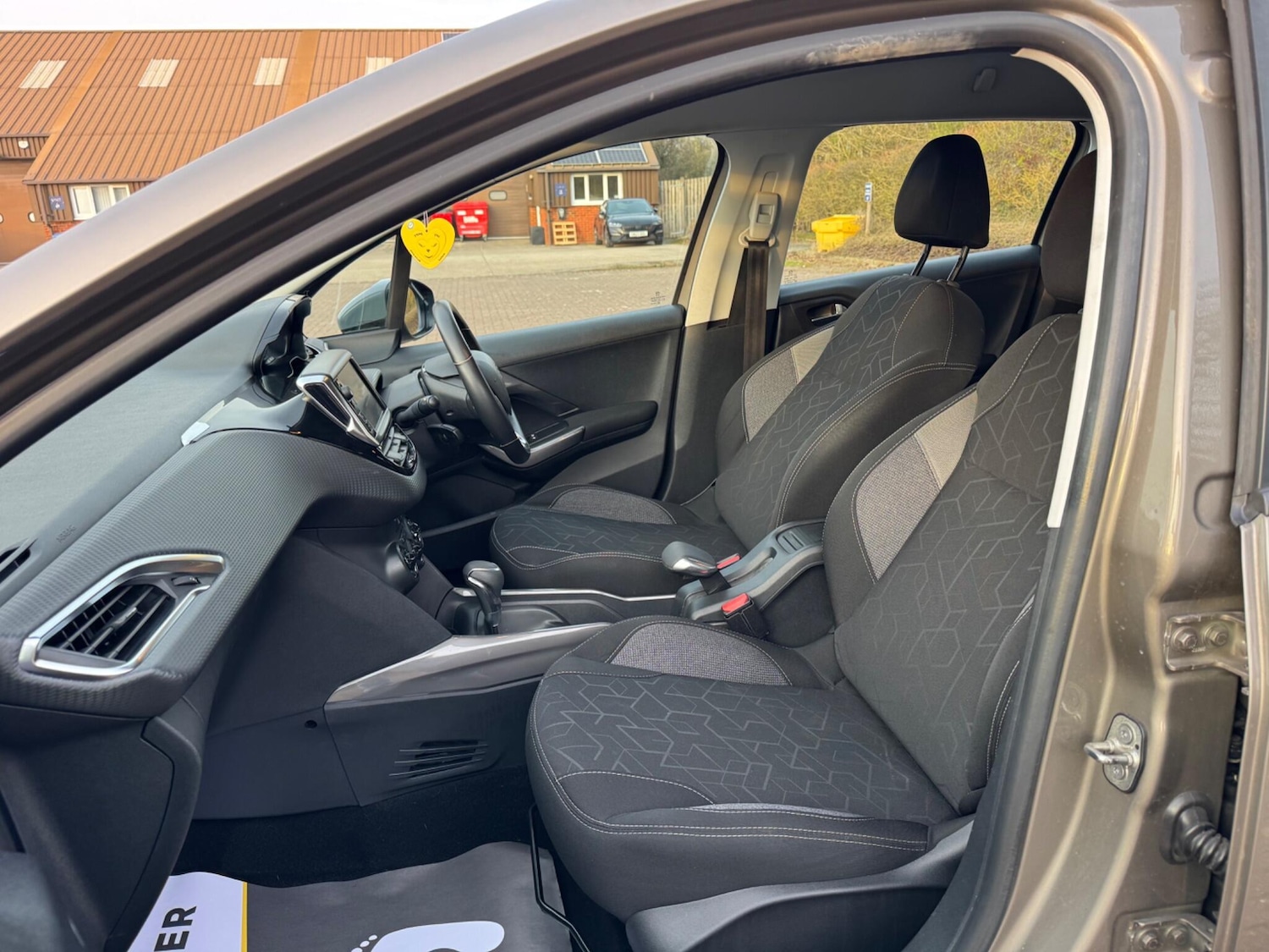 Used Peugeot 2008 2017 for sale - 77982555: Photo 53