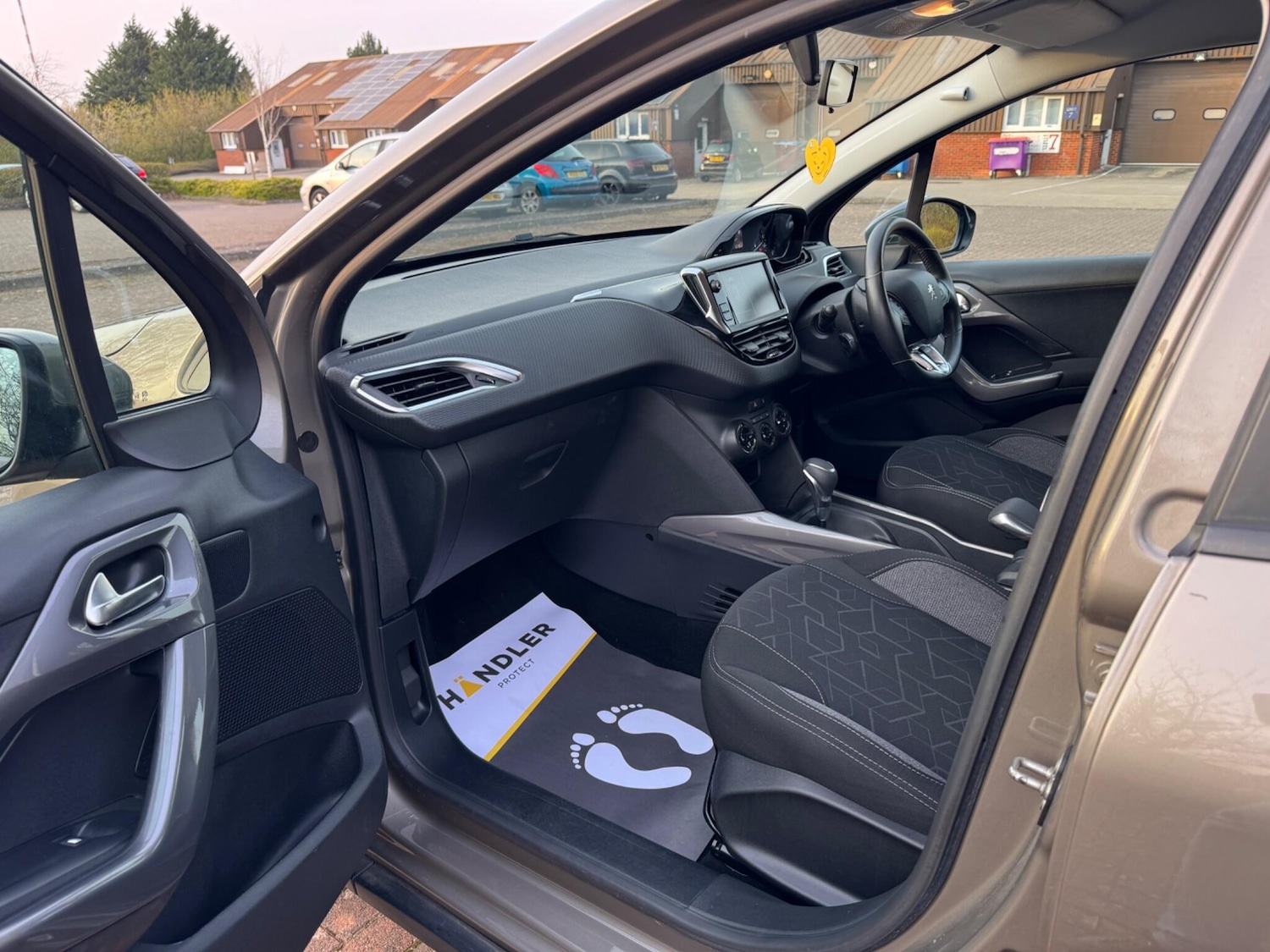 Used Peugeot 2008 2017 for sale - 77982555: Photo 54