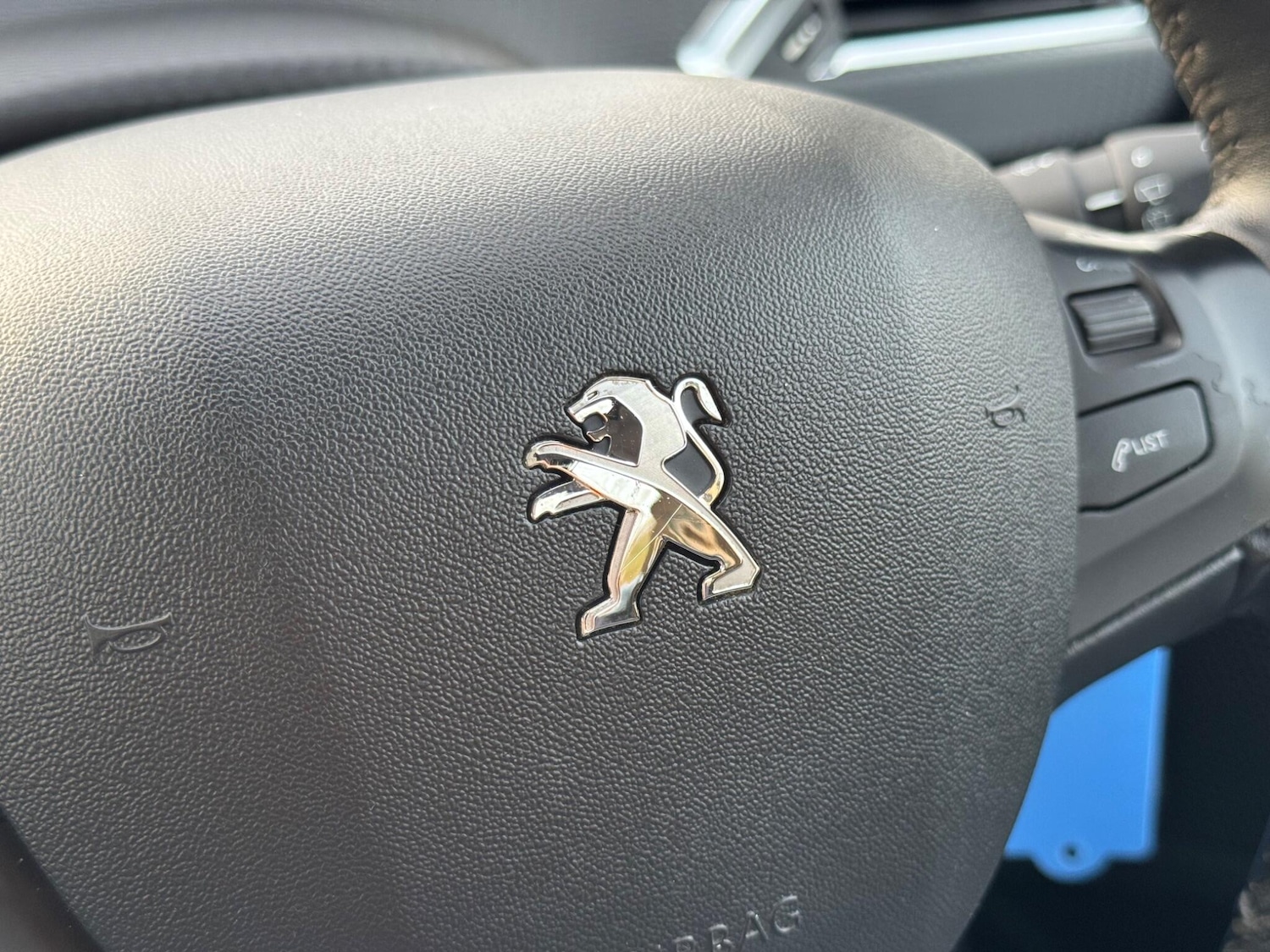 Used Peugeot 2008 2017 for sale - 77982555: Photo 58