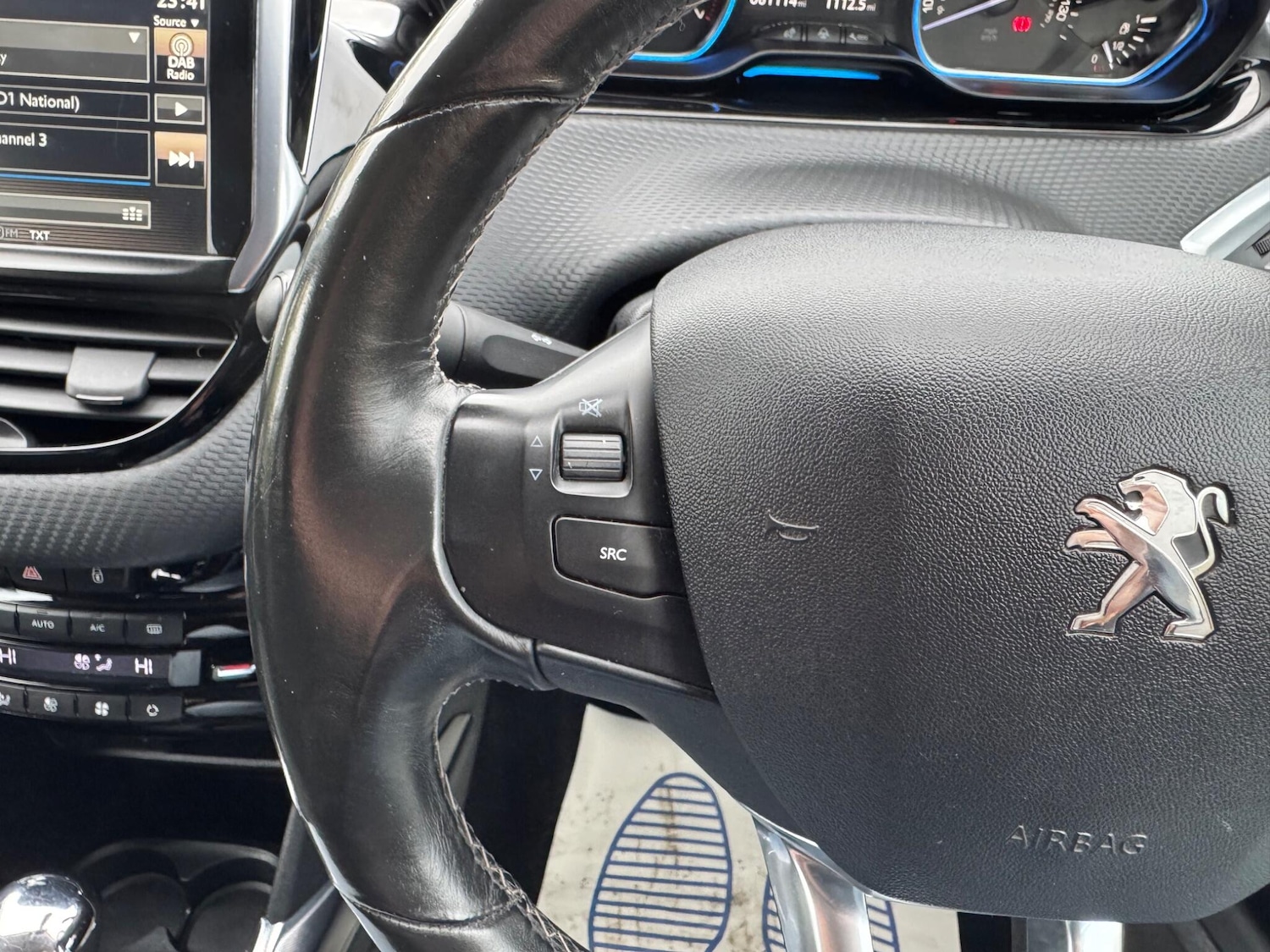 Used Peugeot 2008 2014 for sale - 76348935: Photo 23