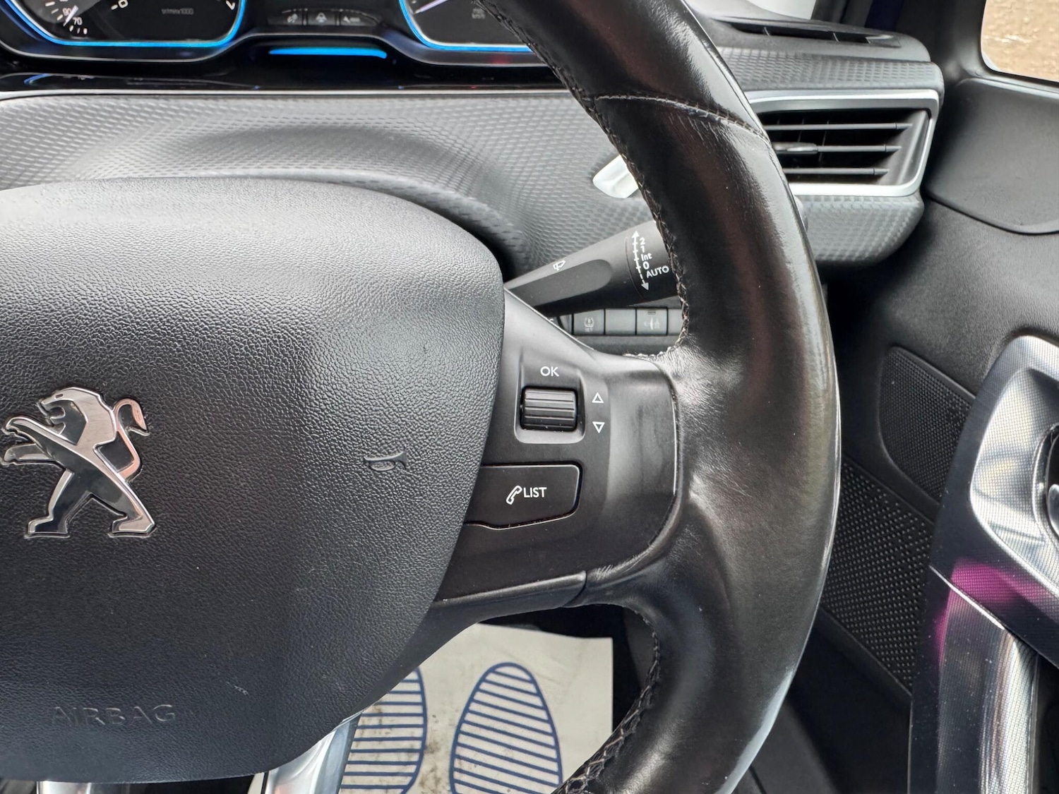 Used Peugeot 2008 2014 for sale - 76348935: Photo 24