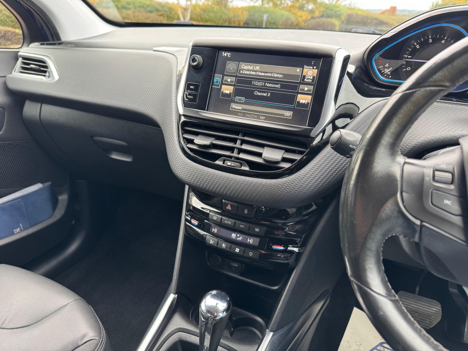 Used Peugeot 2008 2014 for sale - 76348935: Photo 29