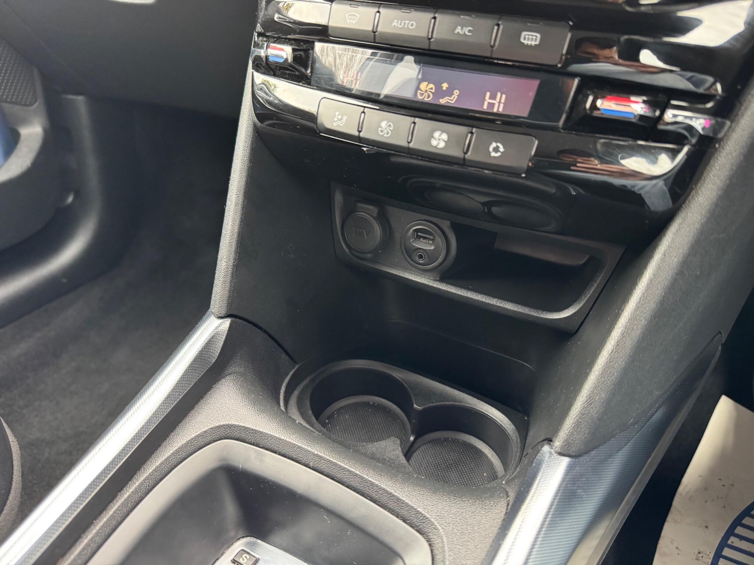 Used Peugeot 2008 2014 for sale - 76348935: Photo 31