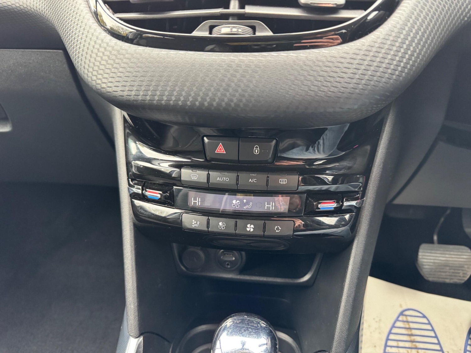 Used Peugeot 2008 2014 for sale - 76348935: Photo 32