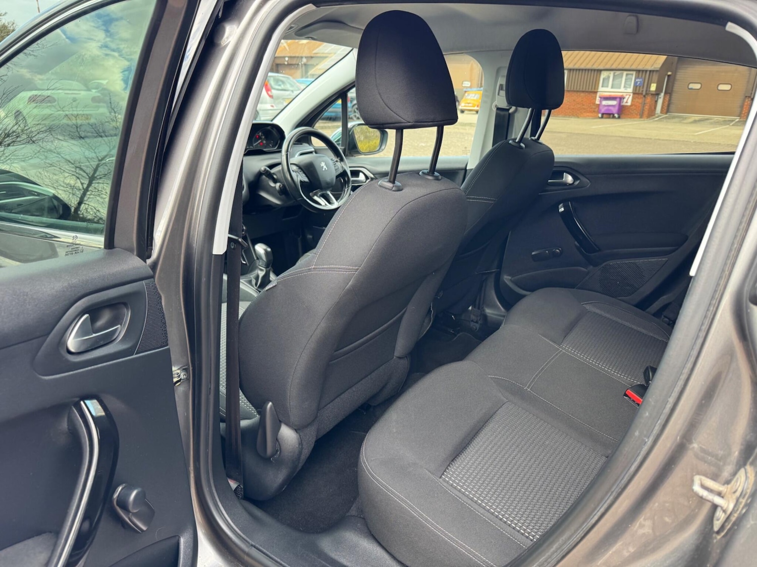 Used Peugeot 208 2018 for sale - 77853704: Photo 25