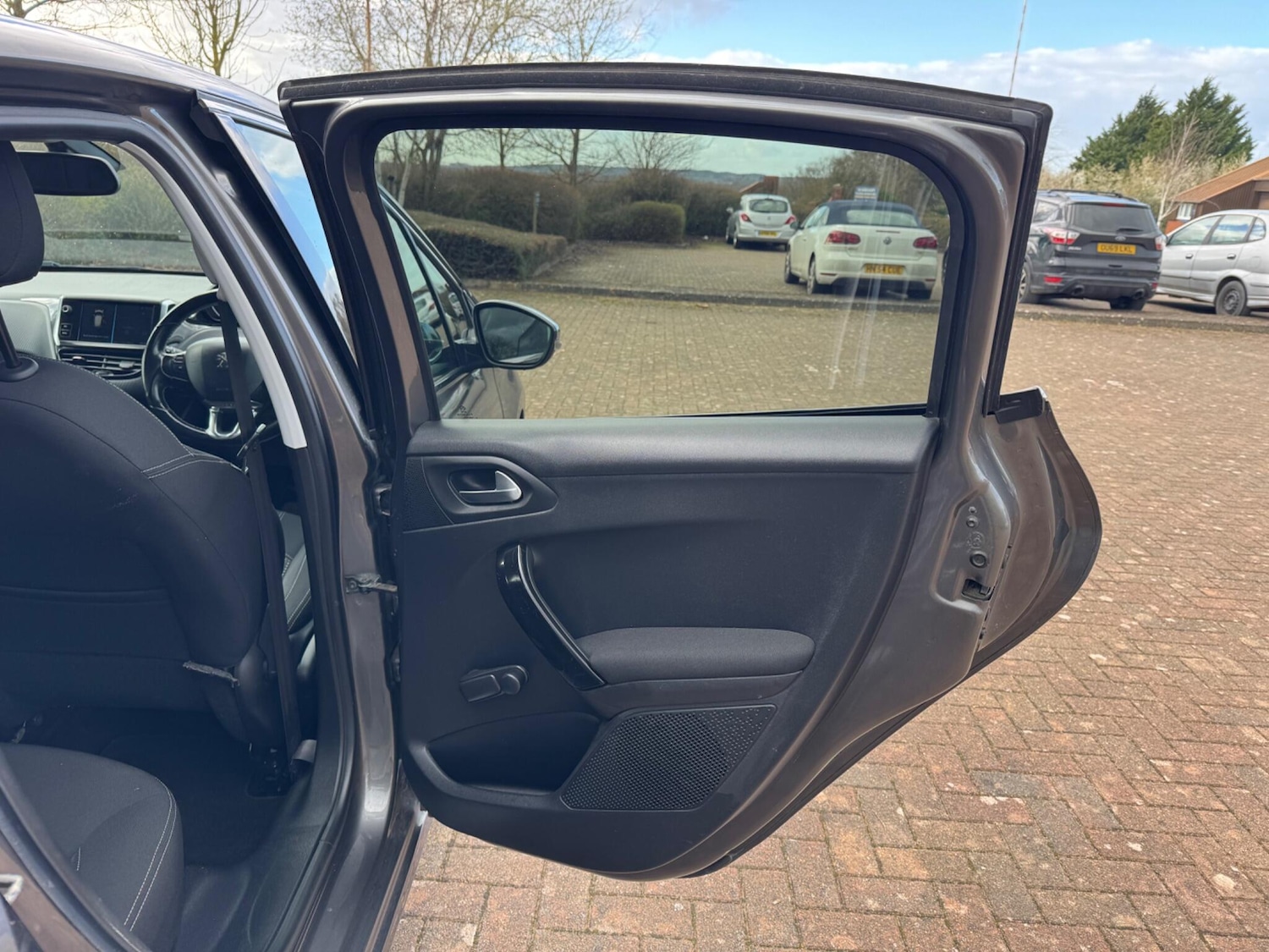 Used Peugeot 208 2018 for sale - 77853704: Photo 34